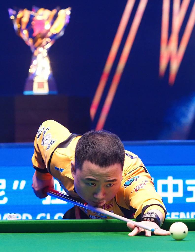 他甚至用 他甚至用