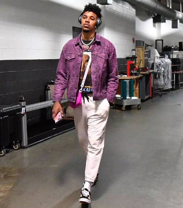 并在小球场 并在小球场